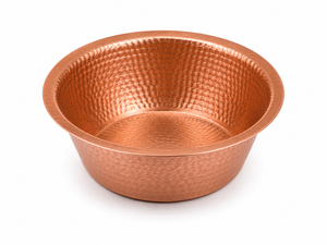 Cuenco de cobre artesanal para pedicura con textura martillada, forma redonda, para uso en spa. - Product Image 1