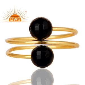 Bague spirale en argent sterling plaqué or 18 carats avec pierre précieuse onyx noir naturel, fabriquée à la main en Inde, par un fabricant de bijoux demi-fins - Product Image 2