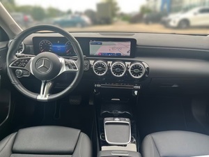 MERCEDES-BENZ A 200 USATA 2024 Euro6e 4 Cilindri Benzina 163CV Trasmissione Automatica Guida a Sinistra - Product Image 2