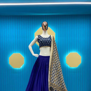 Navratri Diseñador especial Ropa de fiesta Fancy Santoon Impresión digital y Kodi Lace Lehenga & Muslin Choli con muselina Impreso Dupatta - Product Image 1