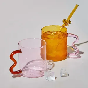 Tasses en verre Borosilicate personnalisables de haute qualité poignée irrégulière bouteille d'eau créative thé tasses à café