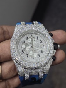 Montre de luxe entièrement automatique VVV en diamant moissanite glacé, boîtier de 41 mm, verre, mouvement à quartz moderne, bracelet en caoutchouc analogique, pour enfants - Product Image 1
