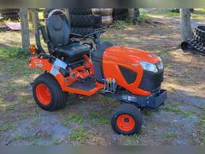 Tracteur compact 4x4 diesel d'occasion 25 CV pour la série BX 1880 – Idéal pour l'aménagement paysager et l'agriculture – Moteur, pompe, roulement et moteur durables et fiables - Product Image 6