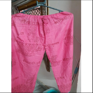 Leggings de yoga unisex de rayón rosa de alta calidad con cintura elástica transpirable y estiramiento en cuatro direcciones para una excelente comodidad - Product Image 1