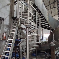 Metall Wendeltreppe im Freien verzinkte Edelstahl treppe langlebige gebogene Treppe rutsch feste Stufe Stahl geländer Treppe