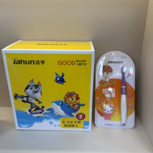 Hello Kitty Weichborstige Kinderzahnbürste für den Hausgebrauch Private Label Hochwertige Kinderzahnbürste Lieferant Mit Spielzeug - Product Image 1