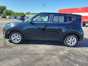 Auto Usado en Buen Estado, Soul-LX Hatchback 2024 Disponible para la Venta, 5 Asientos, Faros LED, Neumáticos R17, Volante a la Izquierda - Product Image 2