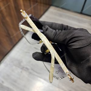 Hip Hop Moissanite Diamond Iced VVS D Cross Design Purple Shade Lunettes de soleil Fournisseurs indiens Bijoux de mode avec lentilles en verre - Product Image 5