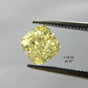 เครื่องประดับแฟนซีของแท้ที่ได้รับการรับรองจาก Gia สีเหลืองเข้มทำจากเบาะ1.10กะรัตตัด VVS2เพชรธรรมชาติใสหลวมจากอินเดีย - Product Image 1