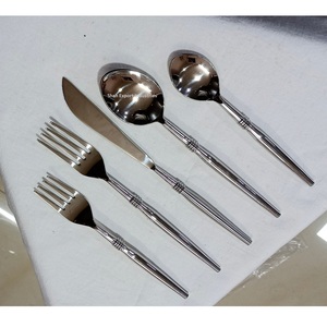 ชุดช้อนส้อมสแตนเลสสีเงินมีด้ามจับบางเฉียบสำหรับโรงแรมและร้านอาหาร - Product Image 5