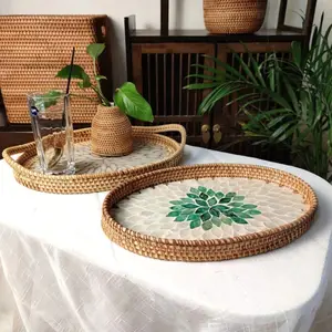 Plateau en rotin style marocain avec coquillages et nacre, fabriqué au Vietnam - Product Image 1