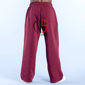 Ensemble de survêtement pour homme en coton lourd, sweat à capuche et jogging à jambe droite, design personnalisé OEM, couleur bordeaux, à Nurak's - Product Image 5