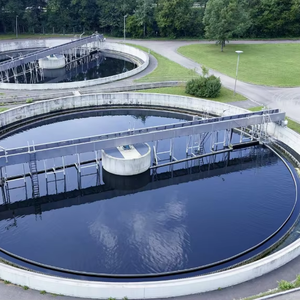 Grattoir industriel avec construction en acier au carbone et HDPE, commande automatique, entraînement par moteur - Product Image 1