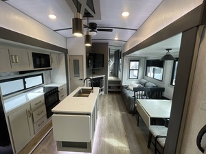 Forest River Wildwood Heritage Glenn 375F-AM d'occasion 2024 - Product Image 6