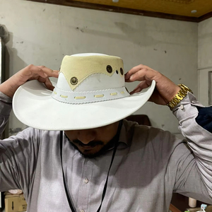 Sombrero de Vaquero Clásico de Cuero Blanco para Hombre, Estilo Rodeo Occidental con Banda de Cuero - Product Image 3