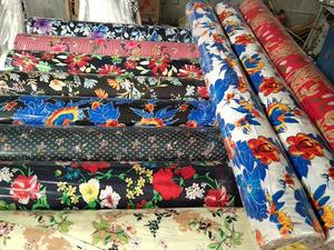 Chine Vente en gros Floral Design 95% Rayonne Tissu en Thaïlande 5% spandex Bandage Robe Tissu - Product Image 5