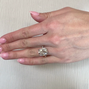 Anillo de compromiso con halo de diamantes de laboratorio talla cojín, certificado IGI D-E-F VVS-VS, engaste pavé - Product Image 4