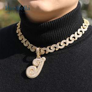 925 Plata 14K chapado en oro blanco gigante Iced A-Z Baguette cursiva fuente inicial letra colgante para hombres - Product Image 5