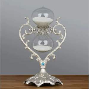 Sablier en métal antique, parfait pour la décoration élégante de bureau à domicile, de salle d'étude et d'intérieur stylé - Product Image 1