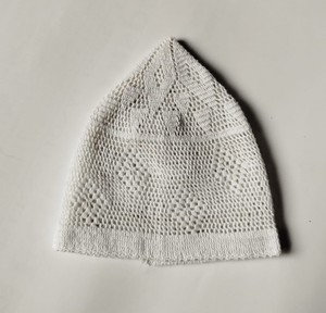 Chapeau de prière pour hommes musulmans tricoté à la main le plus vendu Kufi Kopiah fait avec 100% coton de qualité supérieure se sent plus doux et confortable chapeau musulman - Product Image 2