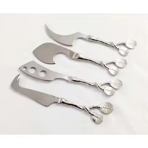 Le plus récent ensemble de trois épandeurs à manche en laiton et couteaux à beurre à fromage derniers blocs à découper en métal - Product Image 6