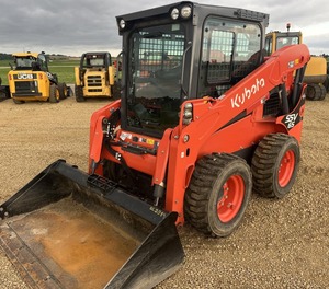 Chargeuse compacte à dérapage Kubota SSV65 2023-Puissance compacte fiable, durabilité et polyvalence - Product Image 1