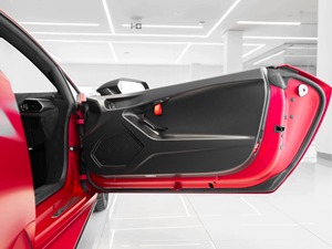 Lamborghini Huracan STO 2023 certifiée propre et en bon état - Product Image 4