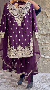 Nouveau costume Sharara pour femmes de designer indien avec broderie séquentielle de qualité supérieure pour les occasions spéciales fêtes mariages - Product Image 5