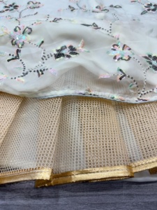 ชุดแต่งกายปาร์ตี้ที่สวยงามและได้รับความนิยมมากที่สุด lehenga พร้อมงานปักด้ายสวยงามและงานปักเลื่อมสีรุ้ง - Product Image 4