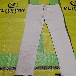 Vêtements d'occasion : Pantalon en jean de couleur pour adulte - Product Image 1