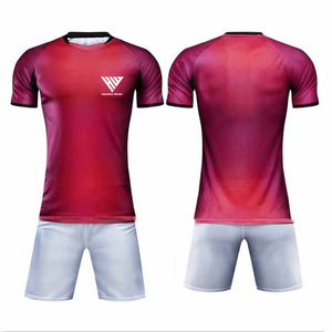 Ensemble d'uniformes de football pour hommes personnalisés à prix d'usine, dernier design, vêtements de sport respirants, uniformes de football en gros - Product Image 1