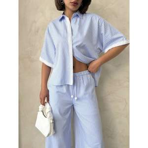 Conjunto Elegante de Camisa a Rayas con Detalle de Encaje para Mujer - Product Image 6