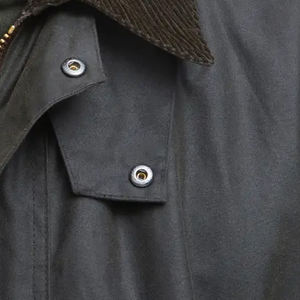 Chaqueta ecológica impermeable encerada con logotipo frontal y cuello con capucha de estilo callejero de lona pesada de nailon 100% personalizada para hombre - Product Image 5