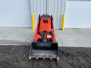 Chargeuse compacte sur chenilles Kubota SCL1000 d'occasion, diesel, pour travaux agricoles et de construction - Product Image 6