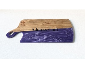 Meilleure vente Planche à fromage en bois résine époxy avec poignée Planche à petit-déjeuner design Planche à charcuterie en bois d'acacia personnalisée Ustensiles de cuisine - Product Image 1