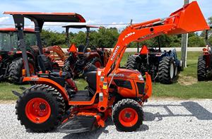 Para Tractor Agrícola B2320 de 24 HP con Motor Diésel de 4 Cilindros y Tracción en las 4 Ruedas - Product Image 3