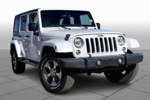 SUV Usado de Buena Calidad, 2018 JK Unlimited Sahara 4WD, 4 Puertas - Product Image 5