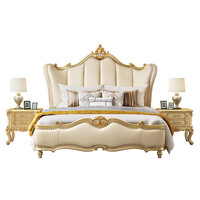 Lit en bois massif sculpté de style européen, luxueux, avec revêtement en cuir véritable, lit moelleux pour chambre de villa, lit king size, lits en bois.