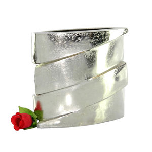 2025 florero de metal recién llegado plateado Metal pulido a mano decorativo mejores macetas para mesa de comedor centro de mesa - Product Image 2