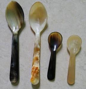 Cuillère en corne de buffle traditionnelle, vaisselle artisanale, cuillère en corne naturelle, outil de cuisine et de salle à manger rustique, cuillère en corne de luxe à bas prix - Product Image 5