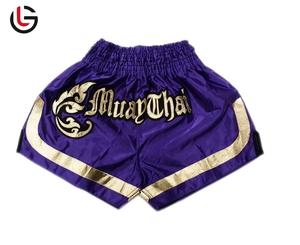 Vente en gros de shorts Muay Thai 100% polyester tissu satiné Muay Thai courts logos personnalisés impression de broderie fabriqués au Pakistan - Product Image 1