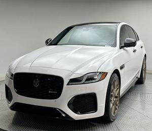 Increíble Jaguar XF P300 R-Dynamic SE AWD 4WD 2021 Usado en Perfectas Condiciones con Poco Kilometraje en Existencia, Ofrecido a un Precio Increíble - Product Image 1