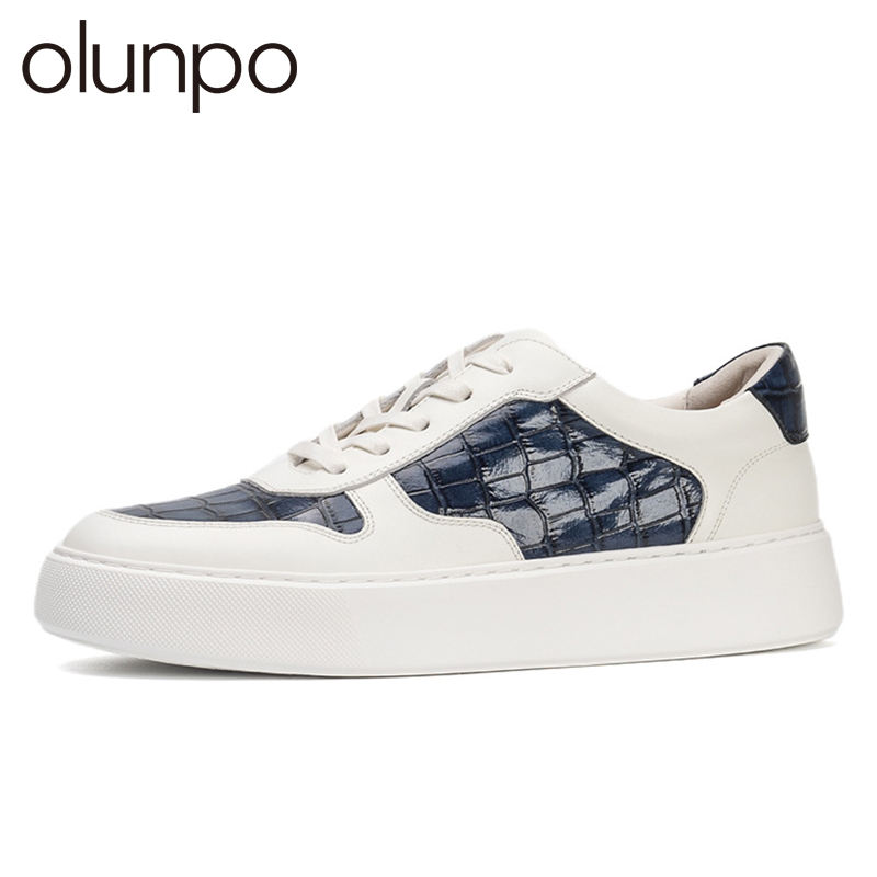 สีขาวสีฟ้า