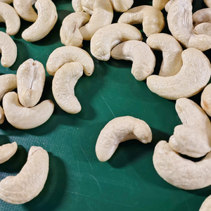 High Quality Cashew <b>Nuts</b> WW240 Kaju Badam <b>Nuts</b> <b>Kernels</b> SANTIGO Cashew FREE Sample - Product Image 1