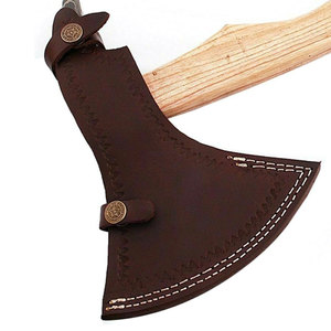 Hacha de Acero de Damasco con Patrón Único, Acabado Pulido y Agarre Cómodo para Uso en Exteriores - Product Image 6