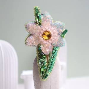 Broches perlées Broche design faite à la main. Accessoires de haute qualité. Broche design unique. Baby shower meilleur cadeau. - Product Image 5