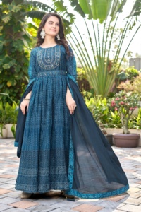 Vestido Anarkali de seda Chinon de último diseñador por Fab Zone - Product Image 4