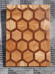 Planche à découper en bois de résine à poids équilibré, fabriquée en bois d'acacia et en bois de manguier pour une découpe stable - Product Image 3