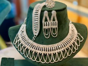 24K <b>Gold</b> Plated Vintage Dubai Fashion Jewelry <b>Set</b> Includes Necklace Earrings <b>Bangles</b> Combs Copper Material Diamond Germany - Product Image 2