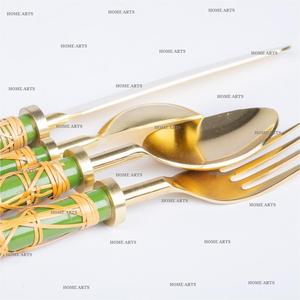 Ensemble de couverts en résine et acier inoxydable Design attrayant Ensemble de couverts de taille personnalisée au prix le plus bas - Product Image 3